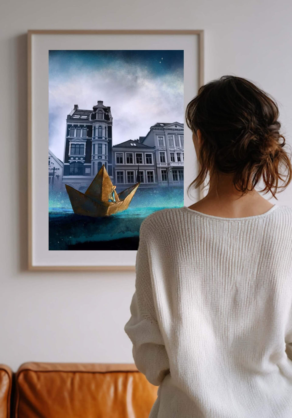 Stille Natt ved Bergen Havn mockup II woman looking at artprint